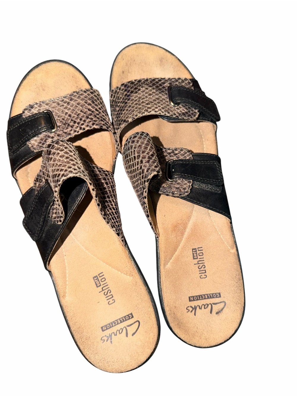 Clarks Cushion Sandal in Black and Taupe Snake Print Size 8.5 M